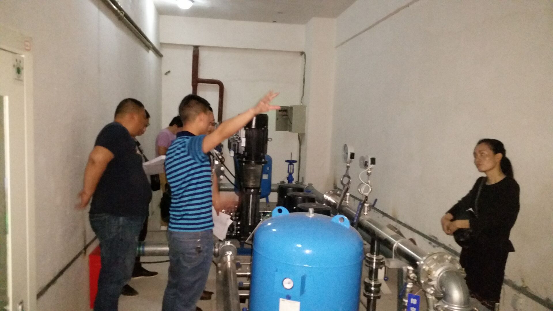 成都文晟國(guó)際大廈恒壓變頻供水設(shè)備完成驗(yàn)收