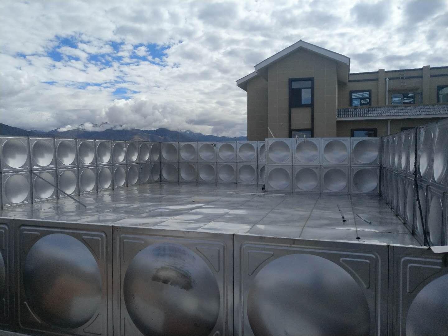 �W(xu��)У������ʽ�oؓ(f��)����ˮ�O(sh��)��ă�(y��u)�c